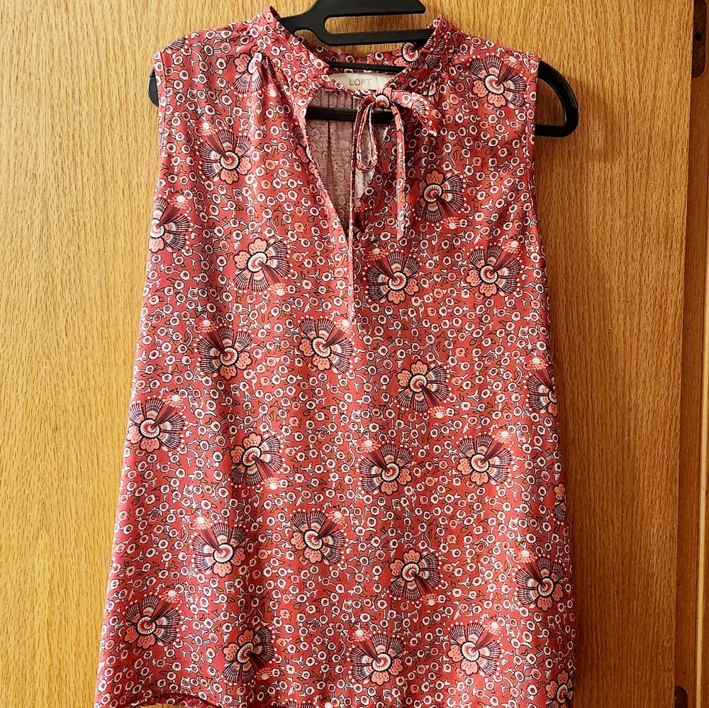 Loft • Blouse Top WOMEN'S MEDIUM M Sleeveless Floral